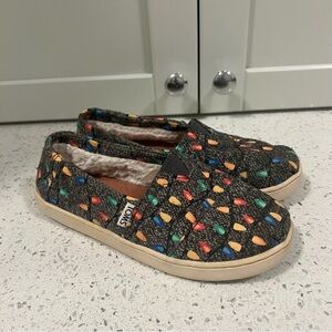 20% off $40+!TOMS Kids' Multicolor Christmas Lights Slip-On Shoes Size 3 Fleece